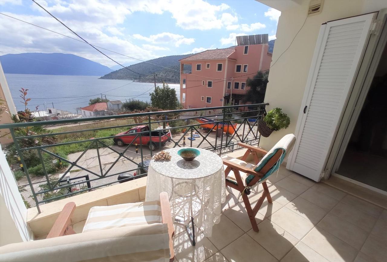 G Apartment In Agia Efimia Bagian luar foto
