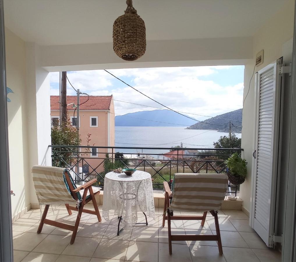 G Apartment In Agia Efimia Bagian luar foto